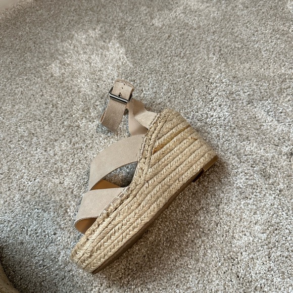 Dolce Vita Wedges - Picture 3 of 5